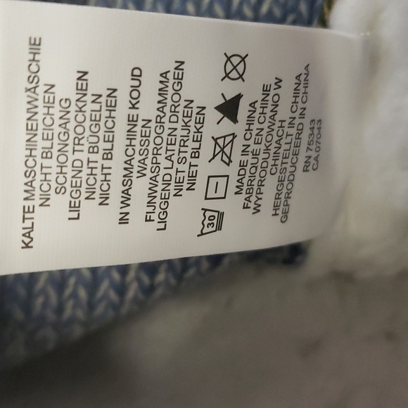 1385- The Humane Society Of The United States  Dog Apparel Sweater Size L NWT - Picture 10 of 10